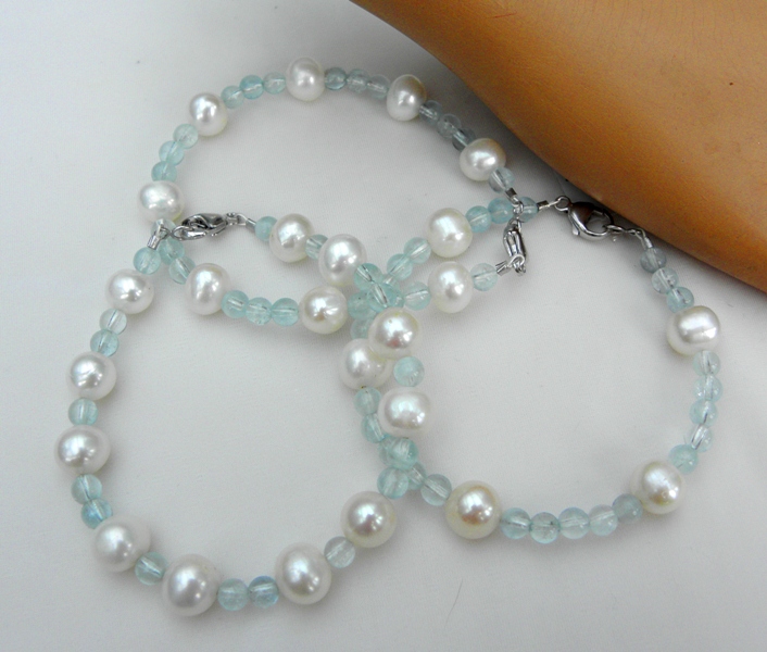 Perlen-Armbänder